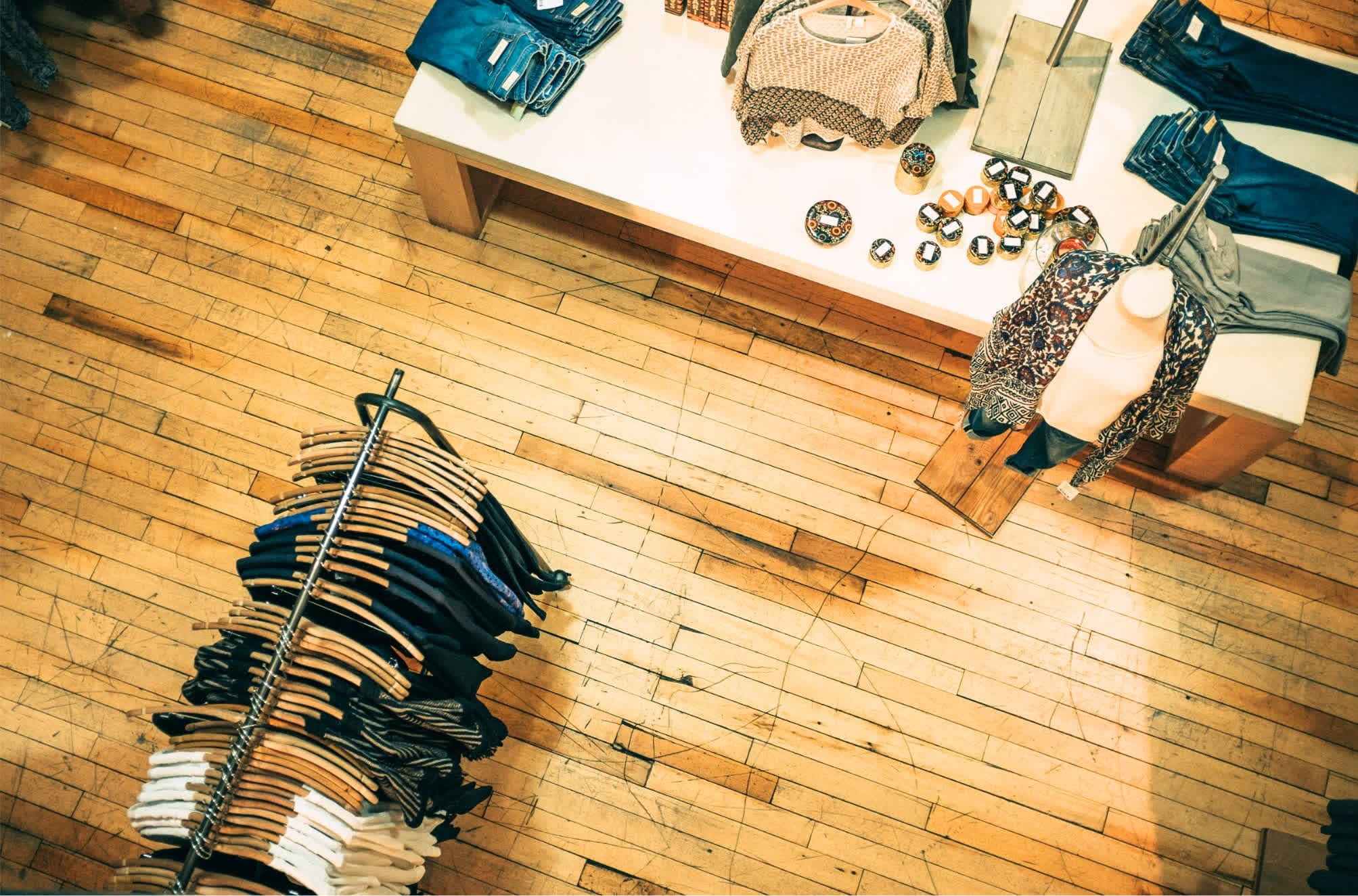 Intérieur d'une boutique de mode